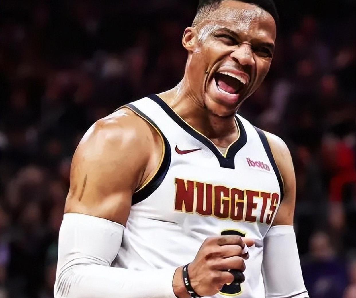 梅西获美职联MVP并率队首夺总冠军，雨中致歉开幕式取消（梅西荣膺美职联MVP率队首夺总冠军，雨中开幕式取消他现场致歉）