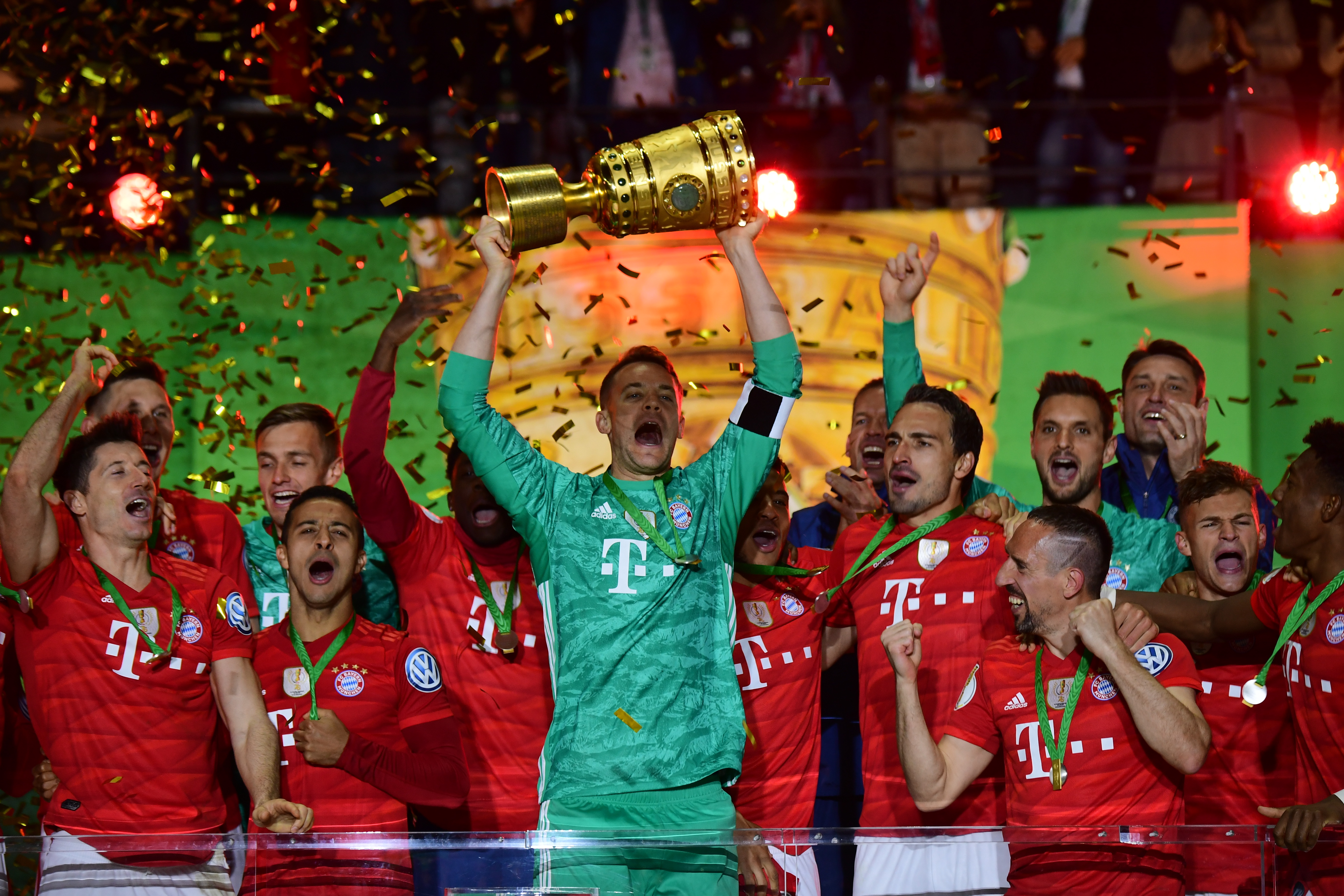 早报：拥有地表最强人类的从容感……怎么，你们没有吗？（早报：拥有地表最强人类的底气与从容——怎么，你们没有？）