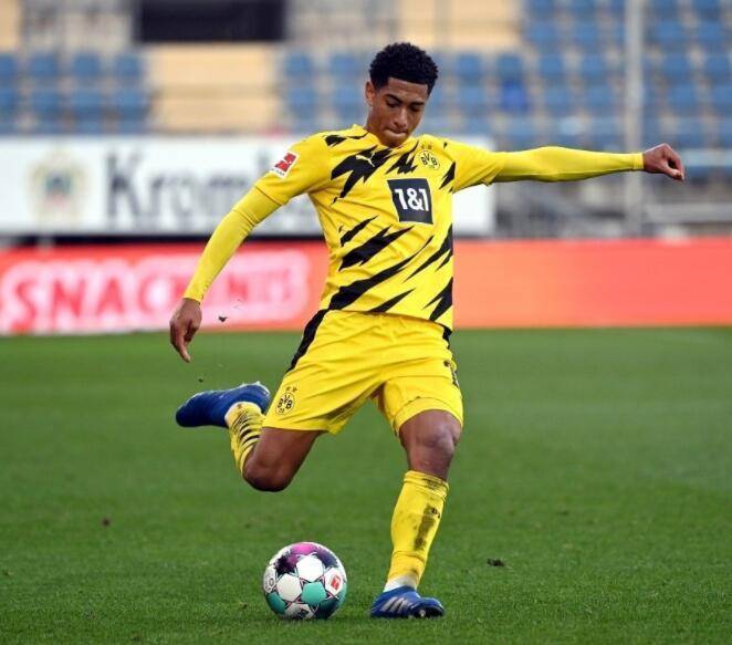 英媒：波罗赛后怒吼贝里瓦尔，对后者绕场致谢热刺球迷不满（英媒：波罗赛后怒斥贝里瓦尔，不满其绕场向热刺球迷致谢）