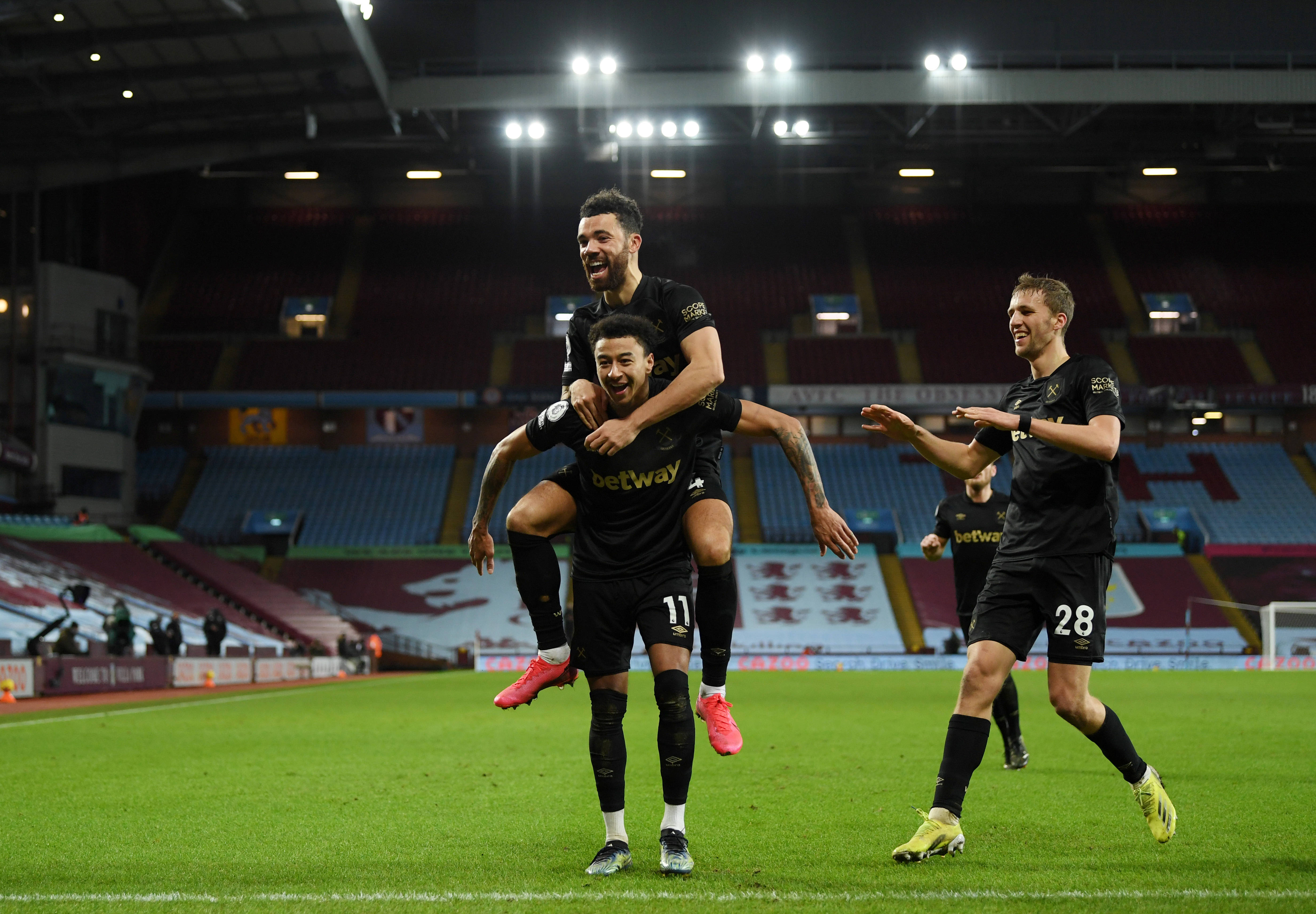 罗马诺：尤文知道三家英超俱乐部联系了道路，球员希望转会（罗马诺：尤文知悉三家英超已联系道路，球员倾向转会）