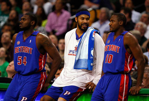 球星再度超神发挥（巨星再度神勇爆发）