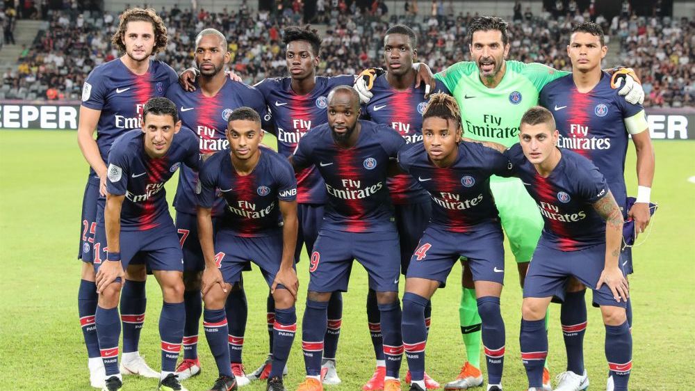 沙特球队老板：萨拉赫太老了，维尼修斯来这里一定能大放异彩（沙特俱乐部老板：萨拉赫已过巅峰，维尼修斯若来必将闪耀）