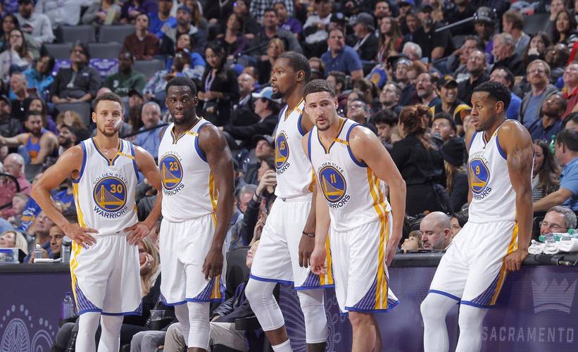 情绪不佳，吉拉西在下半场被换下时拒绝与主教练科瓦奇握手（情绪不悦，吉拉西下半场被换下时拒绝与主帅科瓦奇握手）