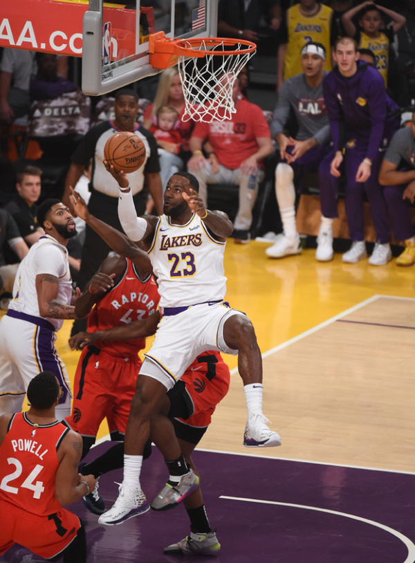 记者：阿贾克斯正接触前狼堡主帅西莫尼斯，视为海廷加继任者（记者：阿贾克斯洽谈前狼堡主帅西莫尼斯，拟任海廷加接班人）