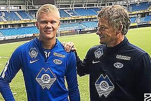 赵和靖：为铜梁龙冲超开心，希望铜梁龙书写重庆足球新的传奇（赵和靖：欣喜铜梁龙冲超，期待球队续写重庆足球新传奇）