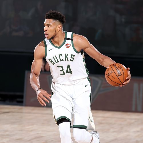 荷兰女国脚罗尔德公开谈论与女友恋情，两人曾因亲密照片受批评（荷兰女足国脚罗尔德谈与女友恋情，曾因亲密照遭批评）