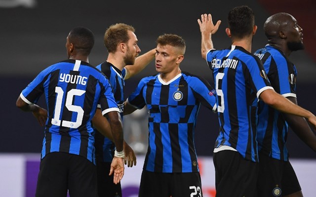 德天空：小腿肌肉受伤的伯卡特至少会缺席12月的比赛（德天空：伯卡特小腿肌肉受伤，至少无缘整个12月的比赛）