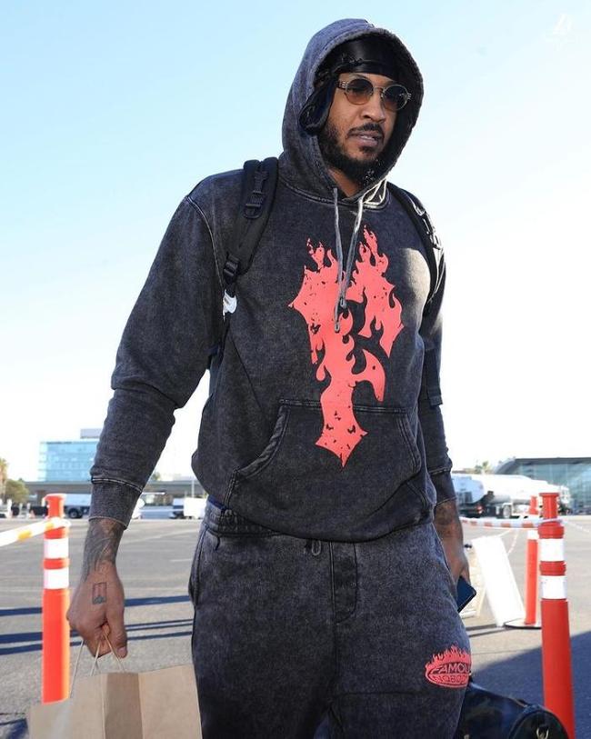 邵佳一独立带队时间不足一年半，此前曾担任国足助教（邵佳一独立执教未满一年半，此前曾任国足助教）