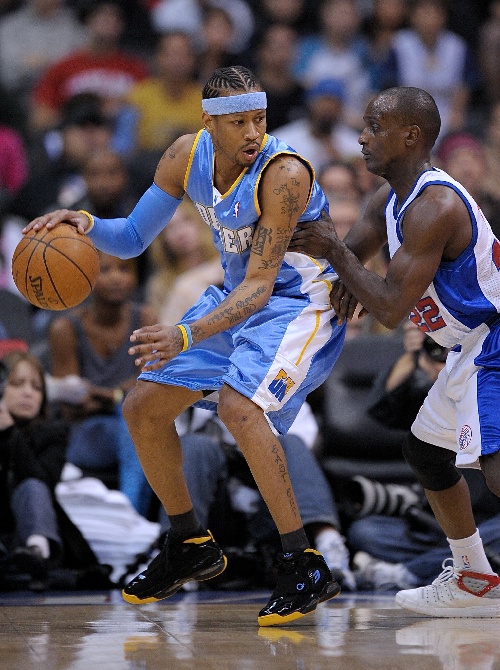 Shams：保罗对教练组越来越直言不讳，泰伦·卢认为他越界了（Shams：保罗对教练组发声愈发强硬，泰伦·卢称其已越界）