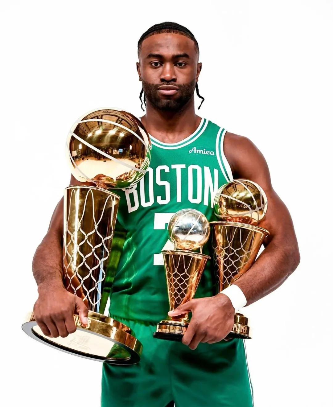 单届世欧预／欧预赛进球榜：哈兰德、莱万16球并列第一（单届世欧预／欧预赛射手榜：哈兰德与莱万同以16球领跑）