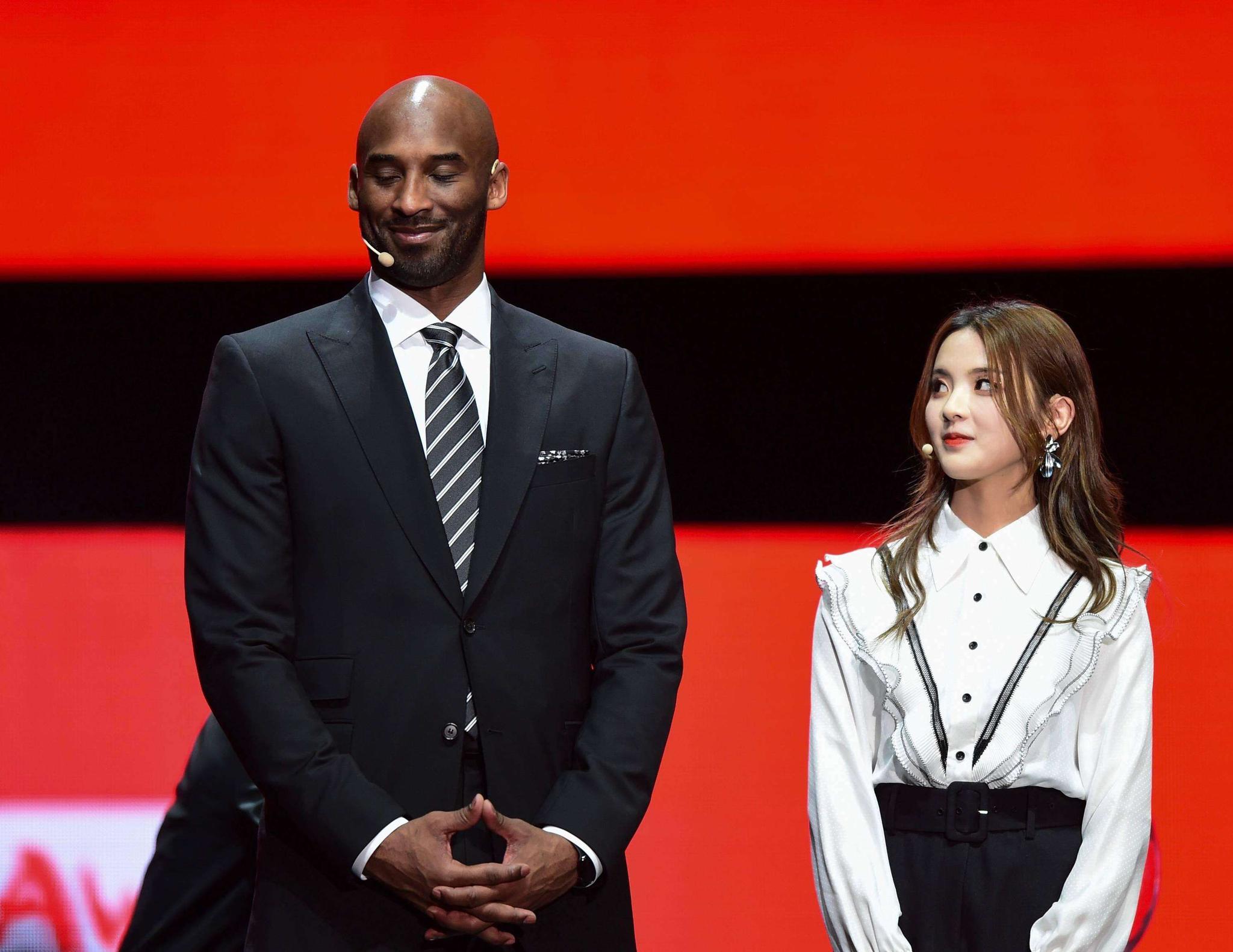 莱比锡3-1斯图加特，罗慕洛、迪奥曼德破门，努贝尔超级失误（莱比锡3-1击退斯图加特：罗慕洛、迪奥曼德建功，努贝尔送大礼）