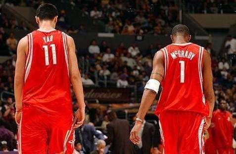 湖人浓眉哥篮下统治力助球队获胜（浓眉内线统治加持，湖人收获胜利）